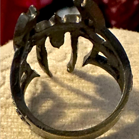 NWOT Spider-Man ring in bronze colour and metal. Do not know the size - Picture 3 of 4